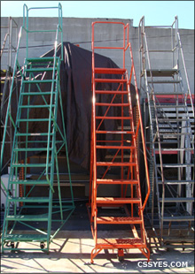 Mobile-Ladder-12-Step-Orange-001-MED