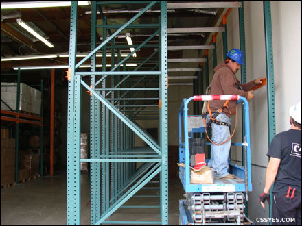 Drive-In-Pallet-Rack-Installation-001-LG